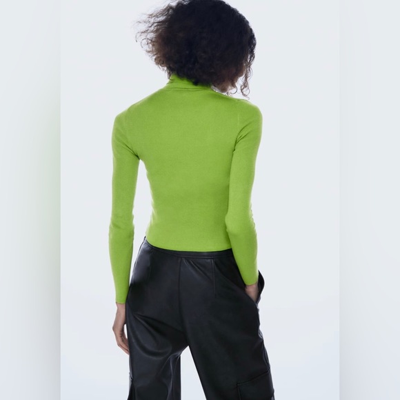 BASIC RIB KNIT SWEATER
LIGHT GREEN - Picture 5 of 8